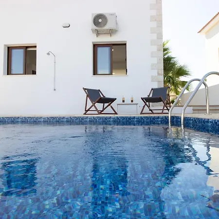 3br Pool House - Walk To Konnos Bay וילה *