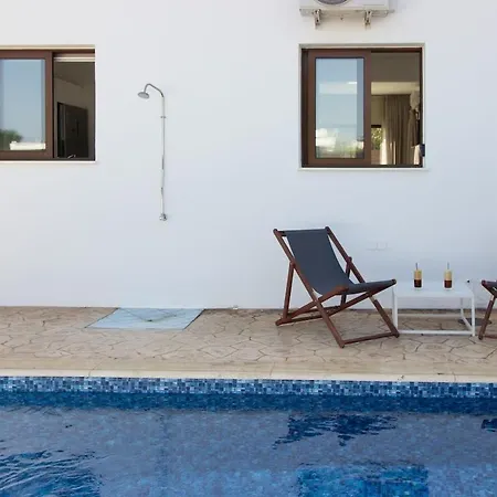 3br Pool House - Walk To Konnos Bay * פאראלימני