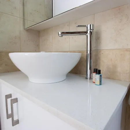 3br Pool House - Walk To Konnos Bay * פאראלימני