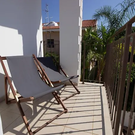 3br Pool House - Walk To Konnos Bay *