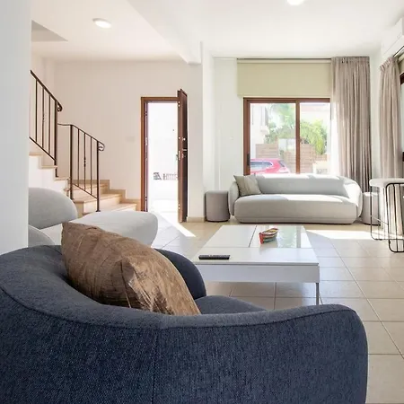 וילה 3br Pool House - Walk To Konnos Bay פאראלימני